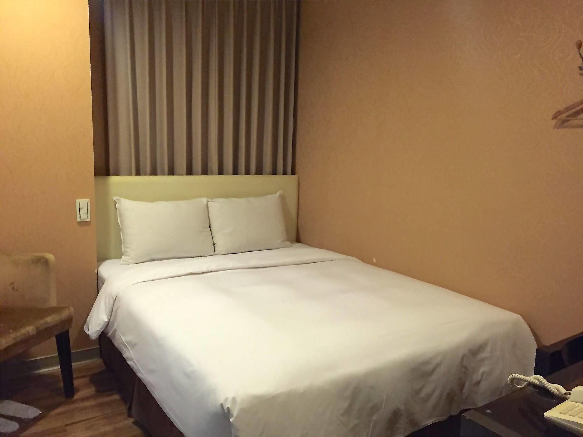 Garden Hotel Taichung Eksteriør billede